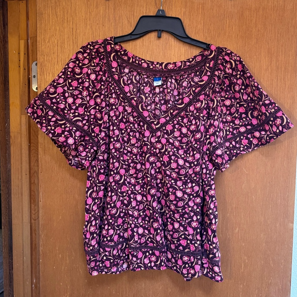 Old Navy Flutter sleeve v-neck top size large